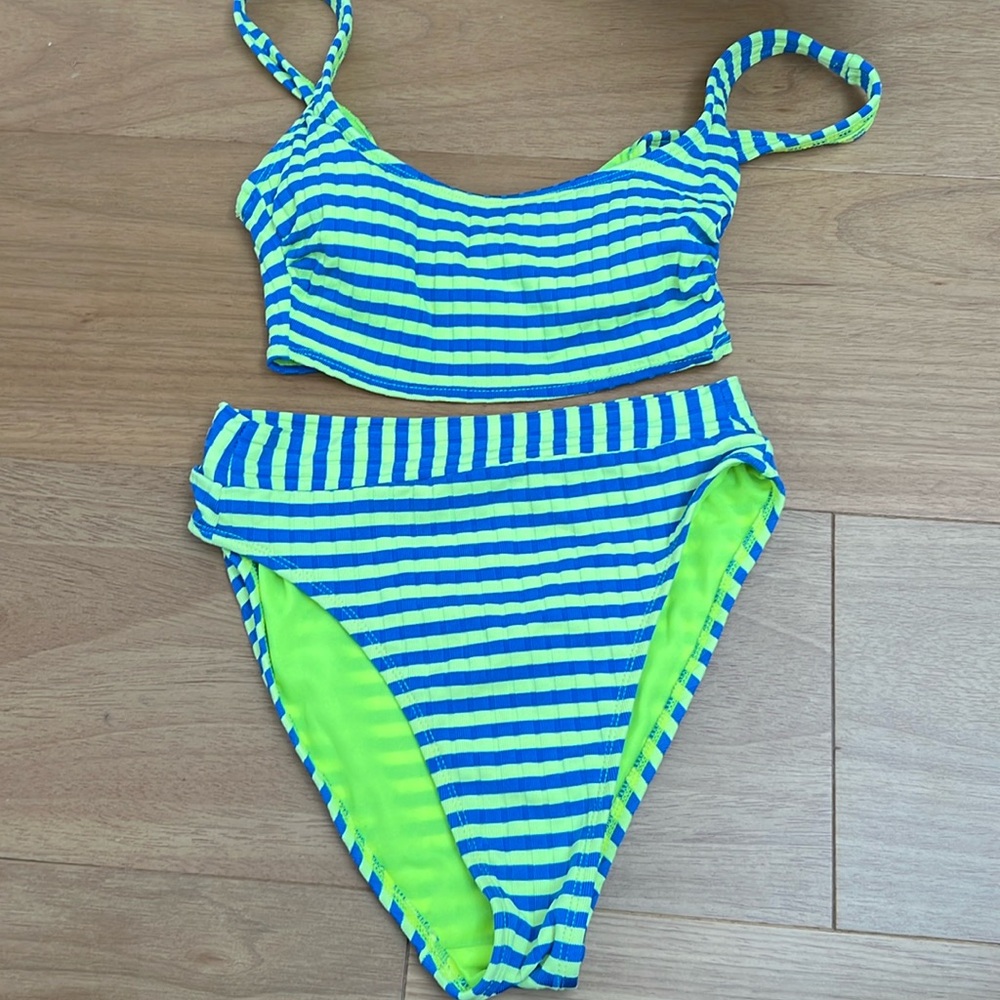 Bathing suit